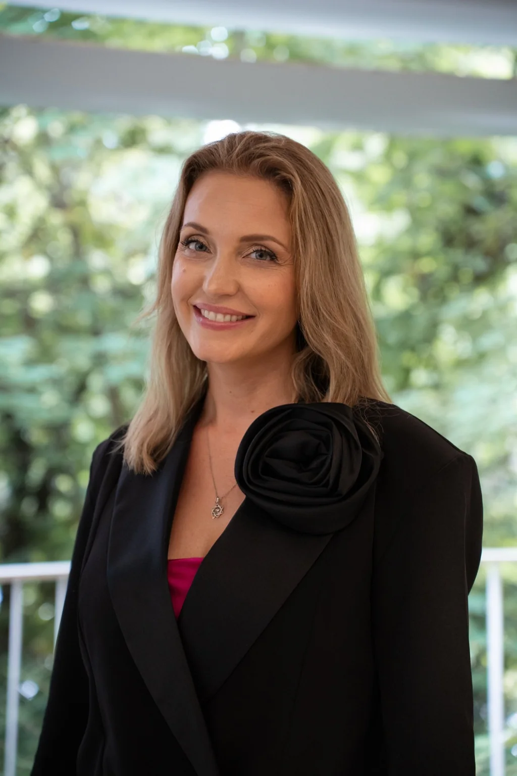 Portrait von Juliette, Hochzeitsmoderatorin und Traurednerin aus Düsseldorf